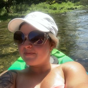 Meet your Posher, Mandy